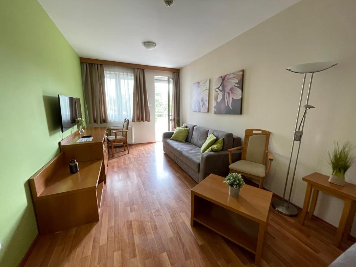 Rosemary Apartmanok, Rose, Lili, Mary1, Mary2 Hajduszoboszlo Ngoại thất bức ảnh