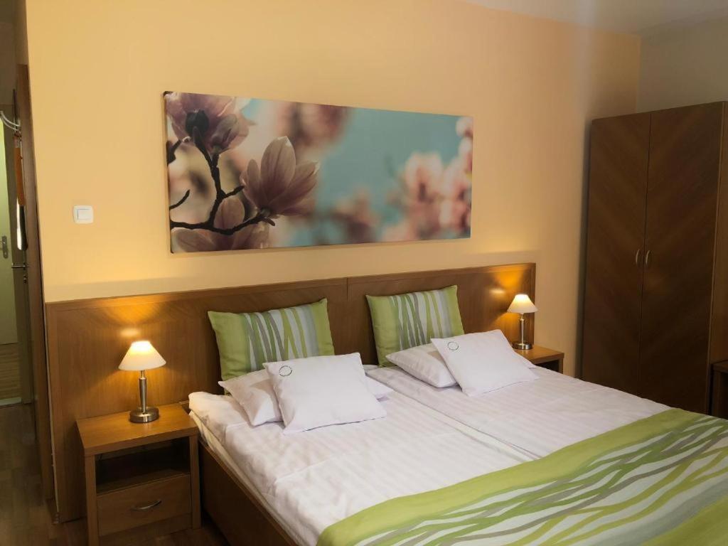 Rosemary Apartmanok, Rose, Lili, Mary1, Mary2 Hajduszoboszlo Ngoại thất bức ảnh