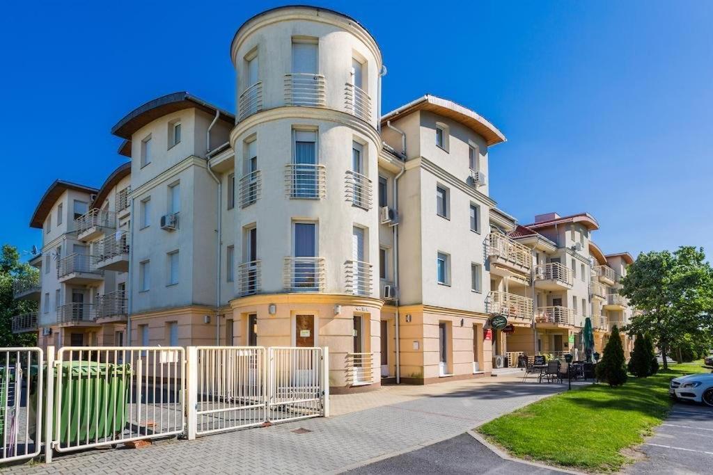 Rosemary Apartmanok, Rose, Lili, Mary1, Mary2 Hajduszoboszlo Ngoại thất bức ảnh